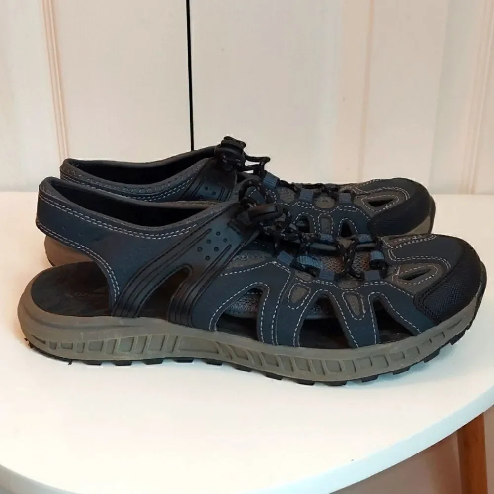 Ozark Trail Navy Blue Closed Toe Water Sandals 8